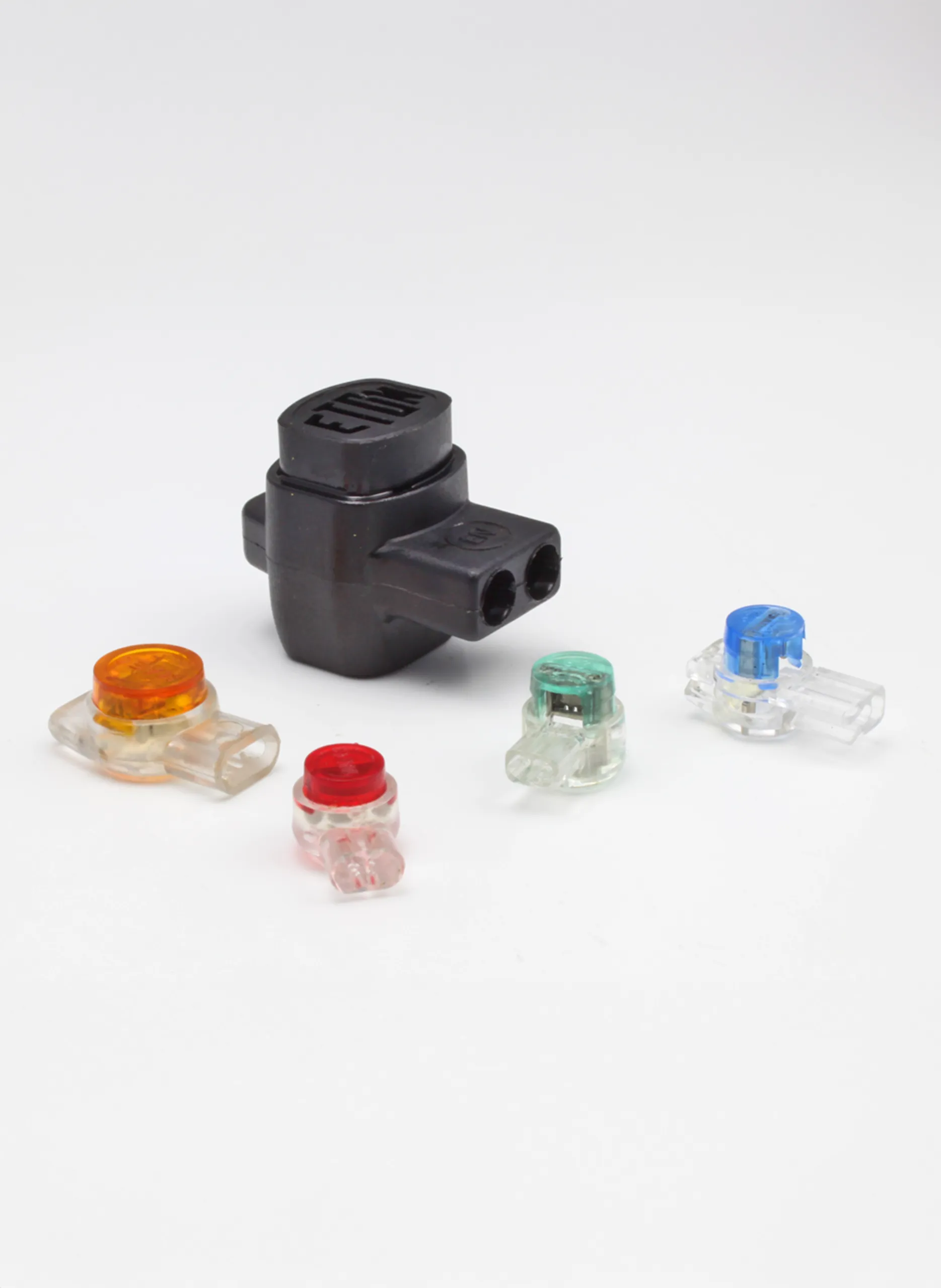 Conectores Eton rellenos de gel y autodespelzables