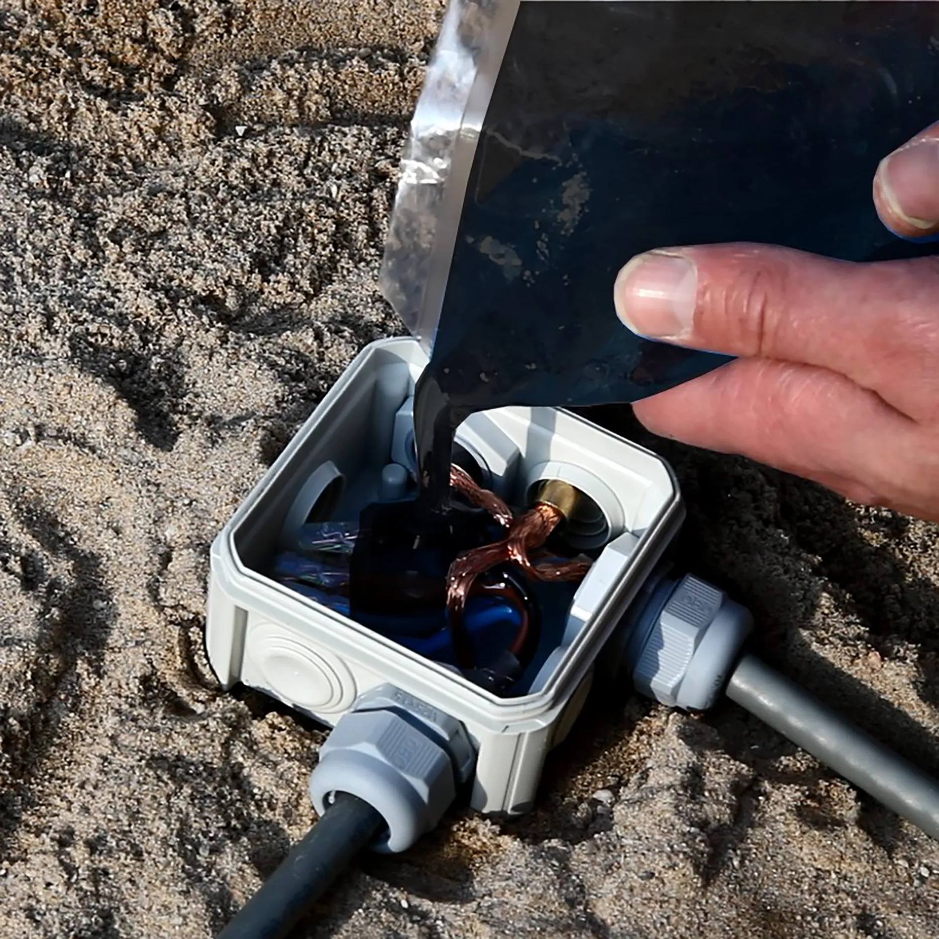 using pu resin within a filobox for casting resin