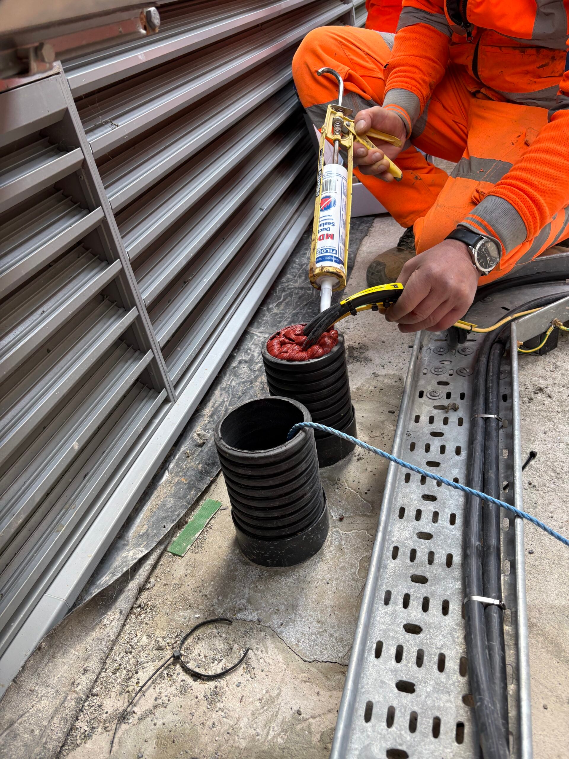 Applying sealant - Sewage Treatment Works Duct Sealing