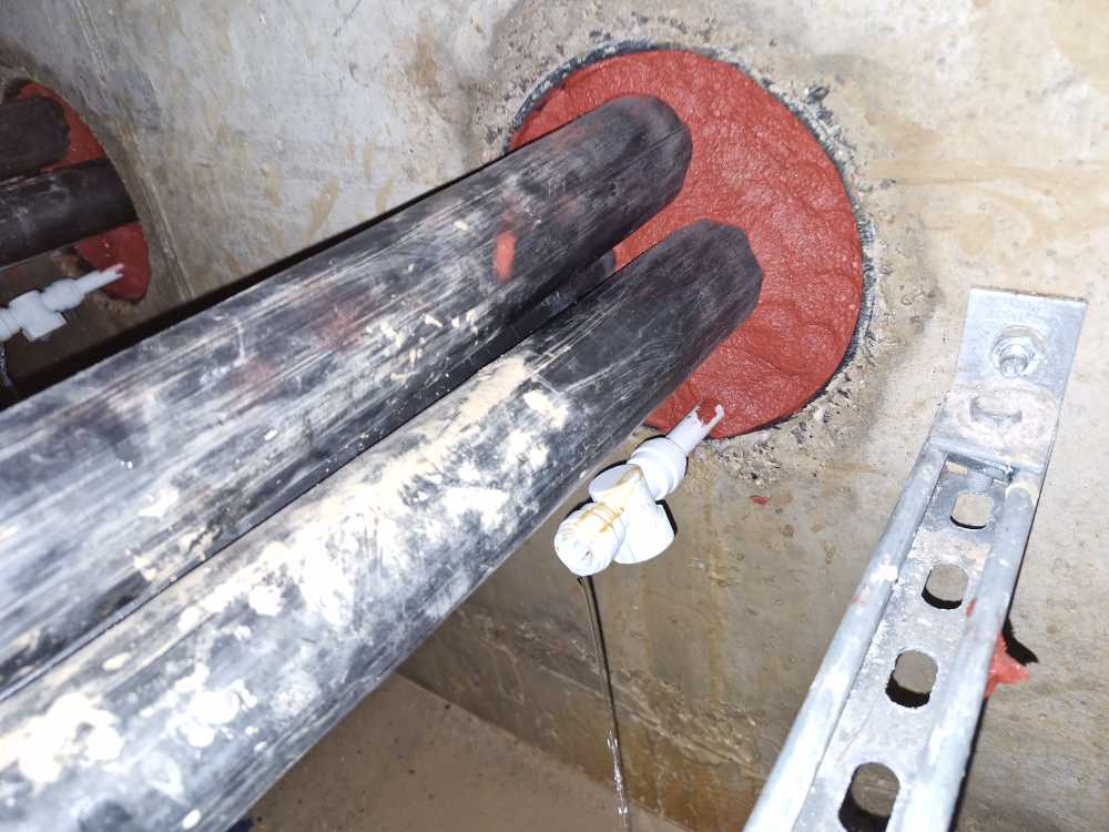 sealing cable entries below water level